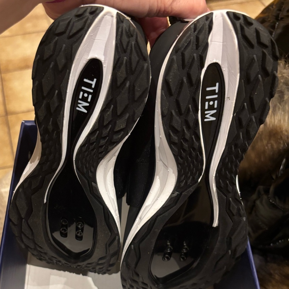 Women's Black Cycling Shoes - Picture 3 of 5